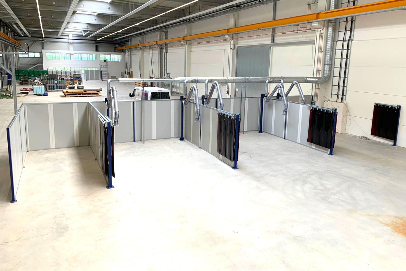 Schweißkabinen mit Schwenkarmen 2-flügelig